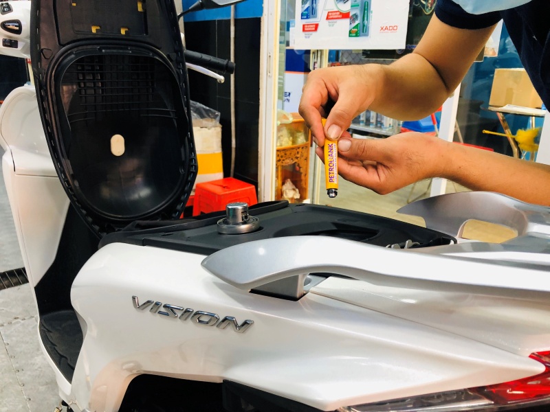 XADO Petroltank Complex Cleaner – Phụ gia vệ sinh hệ thống xăng 3 xado petroltank phu gia ve sinh he thong xang 3 3