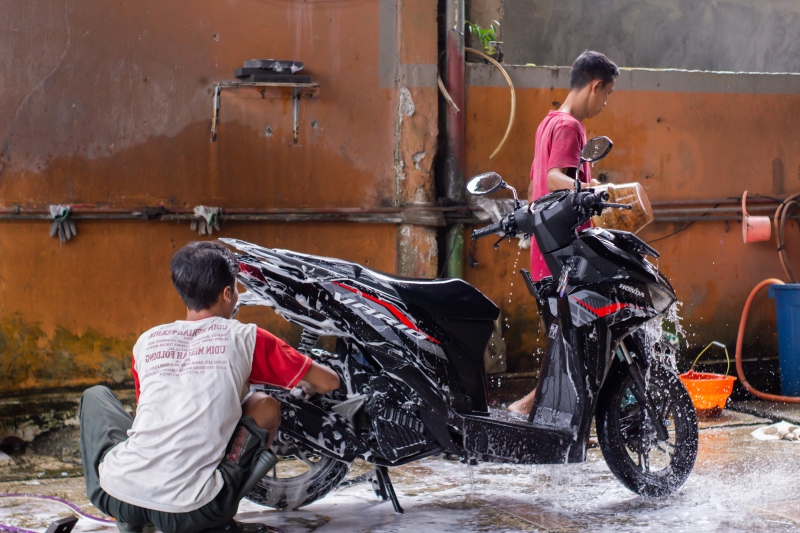 xe may bi ngap nuoc 5 buoc giup xe tranh hong 2