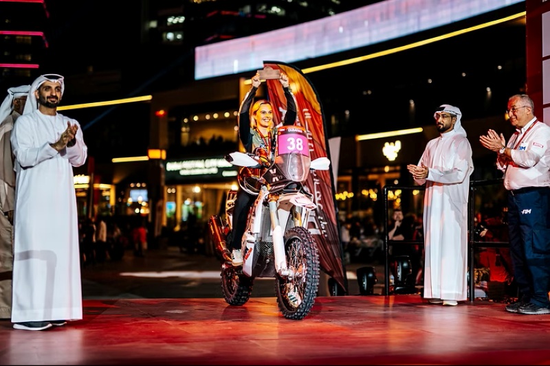 chinh phuc sa mac dubai toc do ben bi va dang cap cung xado 3