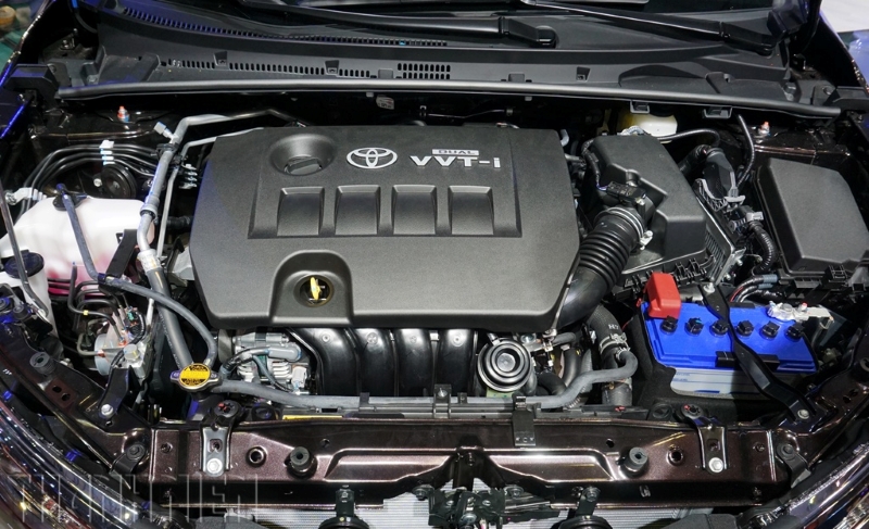 Dầu nhớt xe máy có dùng cho ô tô được không? 2 Động cơ trên chiếc Toyota Altis